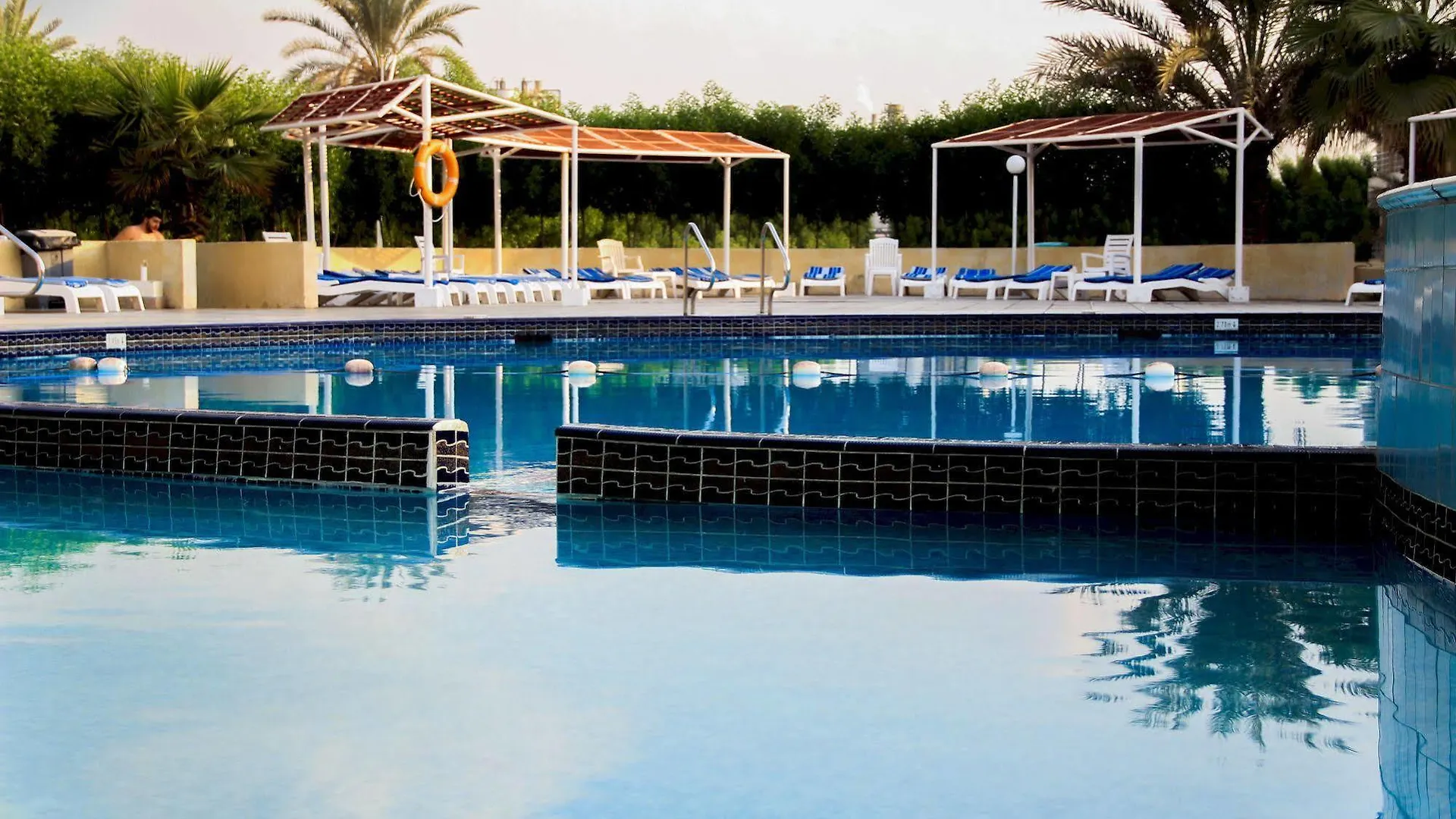 *** Resort Golden Beach Motel Sharjah United Arab Emirates